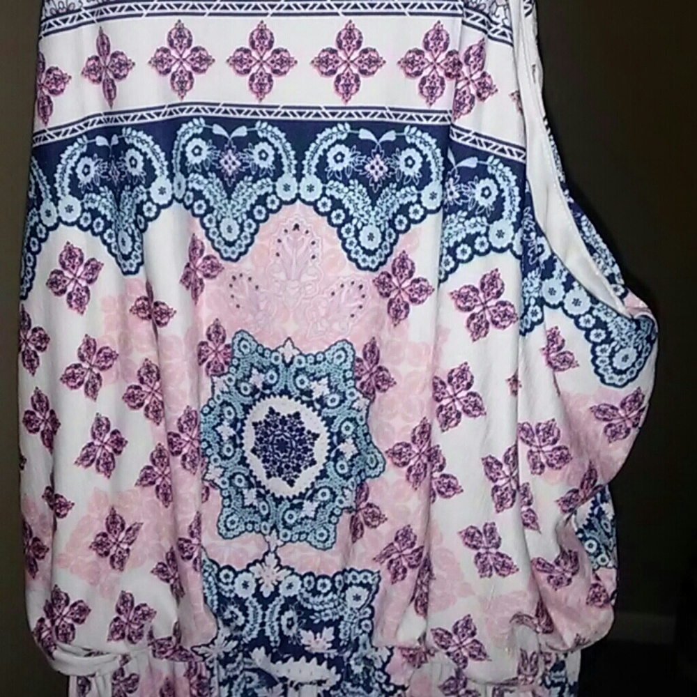 Maxi - Picture 2 of 2
